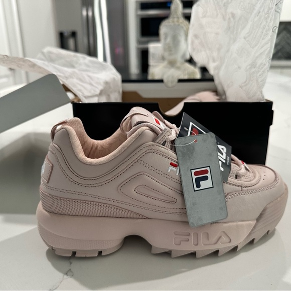 Brand new with 🏷️ Fila sneakers - Picture 4 of 6